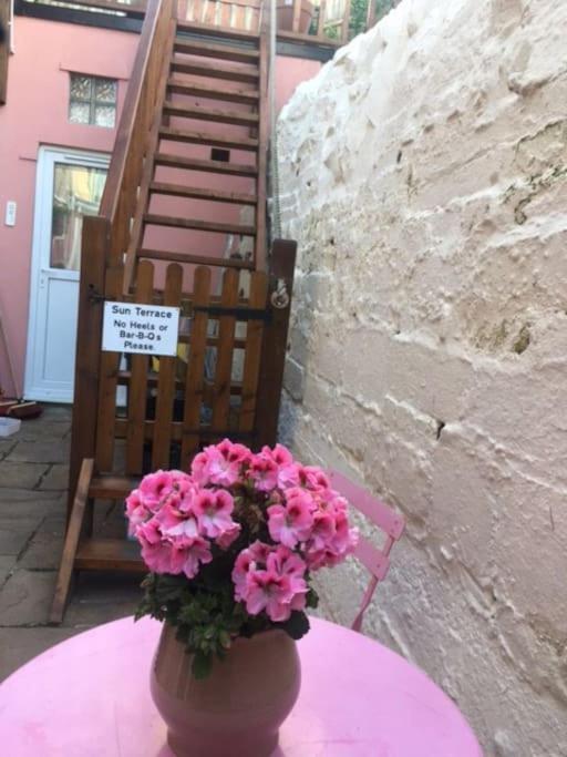 Modern Studio Apartment With Outstanding Views, Sleeps 2 Newlyn Extérieur photo
