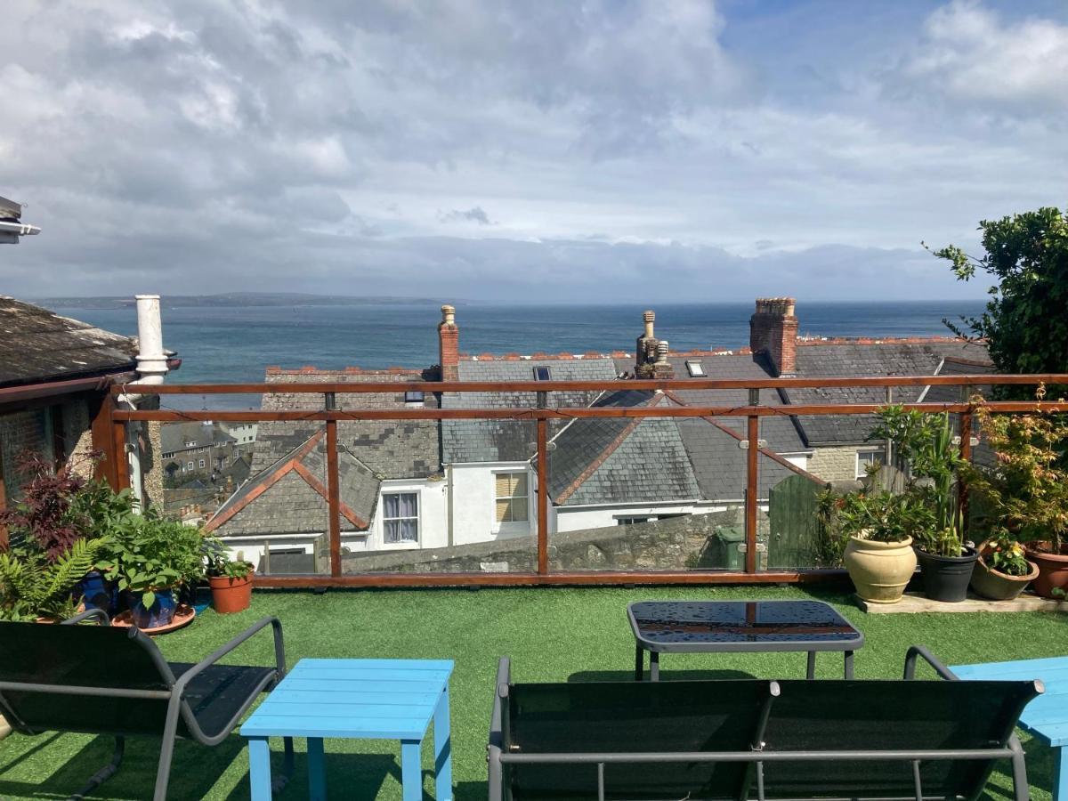 Modern Studio Apartment With Outstanding Views, Sleeps 2 Newlyn Extérieur photo