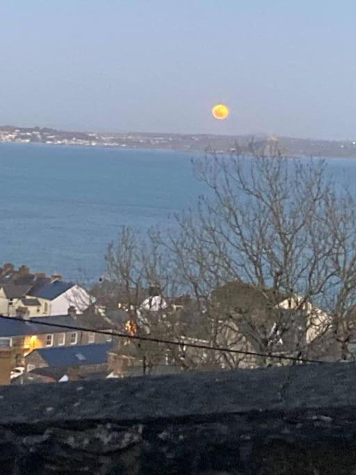 Modern Studio Apartment With Outstanding Views, Sleeps 2 Newlyn Extérieur photo